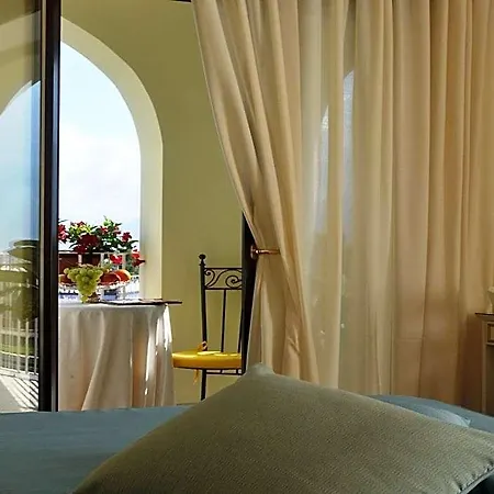 Costa 4*