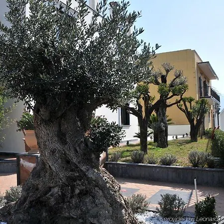 Costa מלון פומפיי